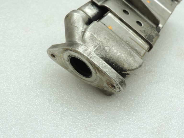 Oriģinālais BMW N47N N57N EGR dzesētāja korpuss 11717822350