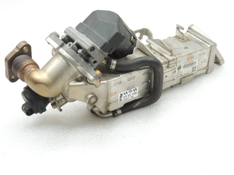 Oriģinālais BMW N47N N57N EGR vārsta radiatora korpuss 11717823210