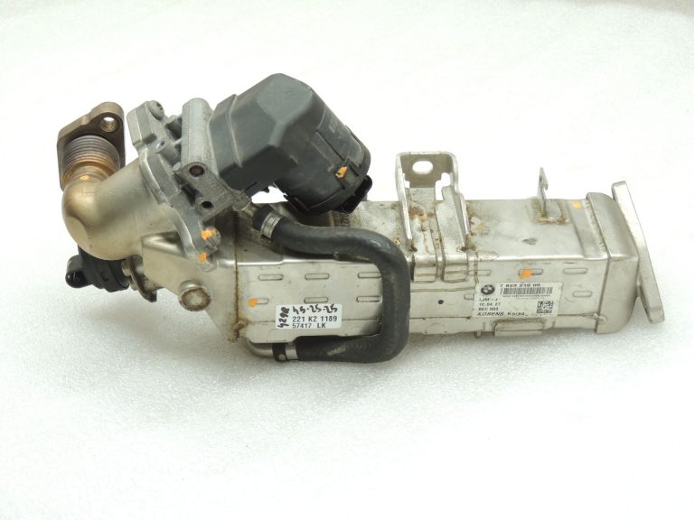 Oriģinālais BMW N47N N57N EGR vārsta radiatora korpuss 11717823210