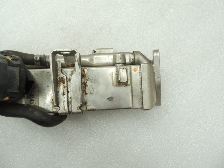 Oriģinālais BMW N47N N57N EGR vārsta radiatora korpuss 11717823210