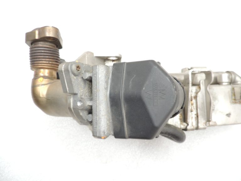 Oriģinālais BMW N47N N57N EGR vārsta radiatora korpuss 11717823210