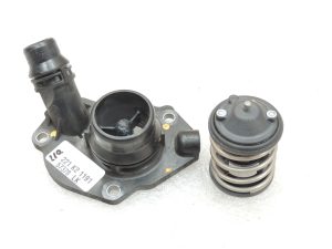 Oriģinālais BMW N47N termostata korpusa vāciņš 11518516203 Termostats 11518512234