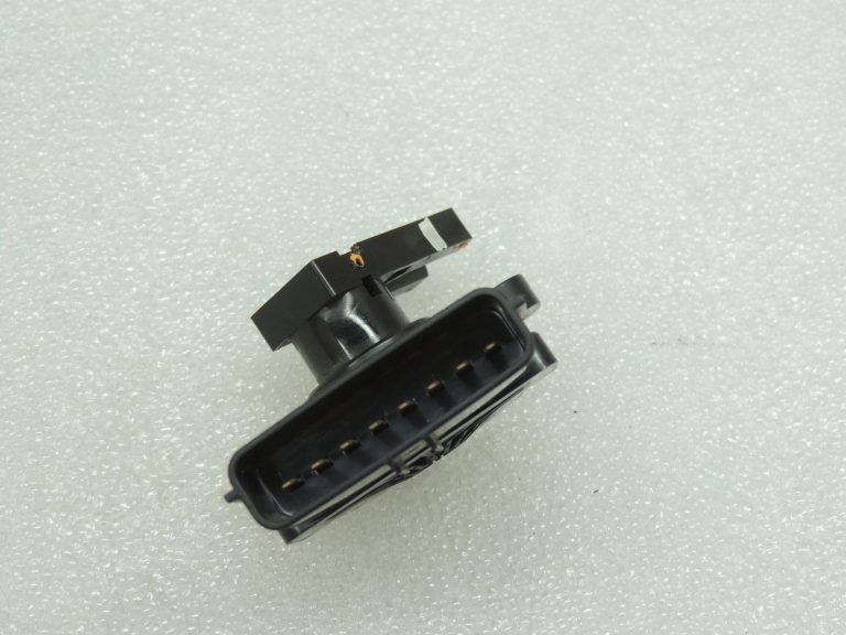 Mitsubishi L200 K74T 4WD akseleratora pedāļa sensors akseleratora pedāļa sensors MR578791