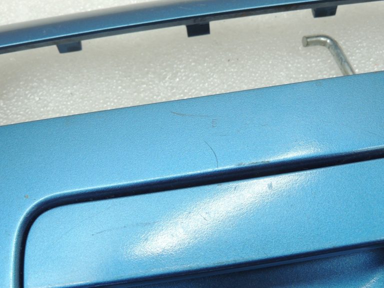 Mitsubishi L200 2006-2015 Aizmugurējā vāka rokturis MN182545 Aizmugurējā vāka rokturis