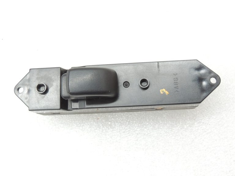 Mitsubishi Pajero K9 Montero Sport Priekšējais labās puses logu slēdzis MR372882
