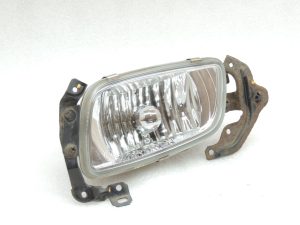 Oriģinālais Mitsubishi Pajero V68W priekšējais kreisais miglas lukturis MR416414