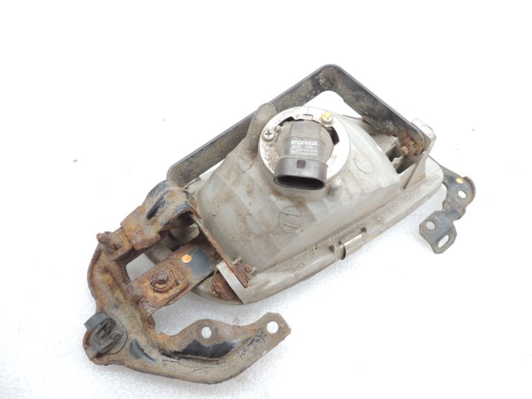 Oriģinālais Mitsubishi Pajero V68W priekšējais kreisais miglas lukturis MR416414