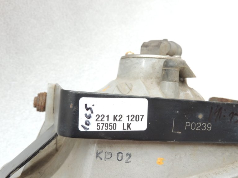 Oriģinālais Mitsubishi Pajero V68W priekšējais kreisais miglas lukturis MR416414
