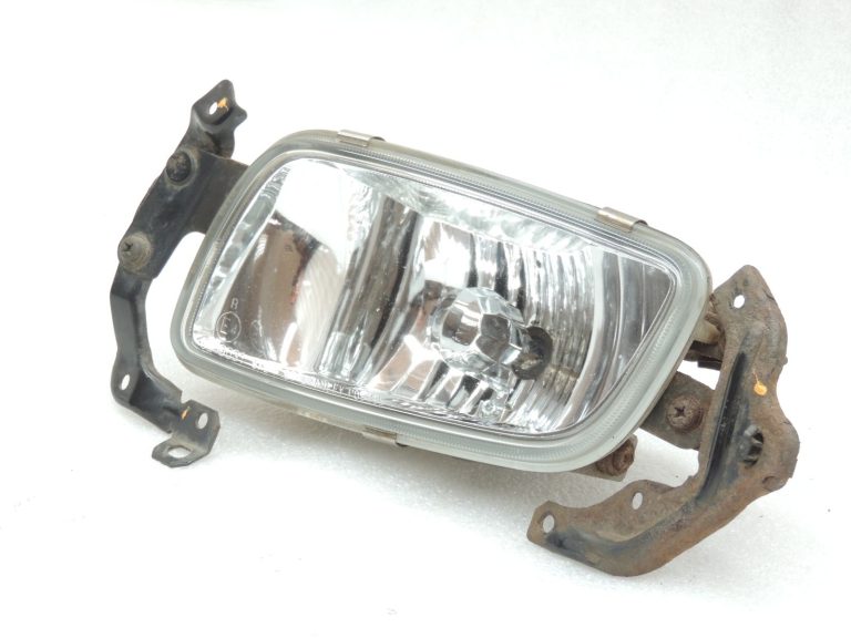 Oriģinālais Mitsubishi Pajero V68W priekšējais kreisais miglas lukturis MR416414