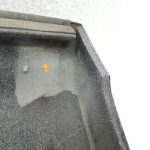 Oriģinālās Mitsubishi Pajero V78W aizmugurējā kreisā dubļusarga apdare balta MN117225