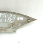Oriģinālā Mitsubishi Pajero V78W aizmugurējā labā dubļusarga apdare sudraba krāsā A69C MR47875
