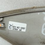 Oriģinālās Mitsubishi Pajero V78W aizmugurējā kreisā dubļusarga apdare sudraba krāsā A69C MR478749