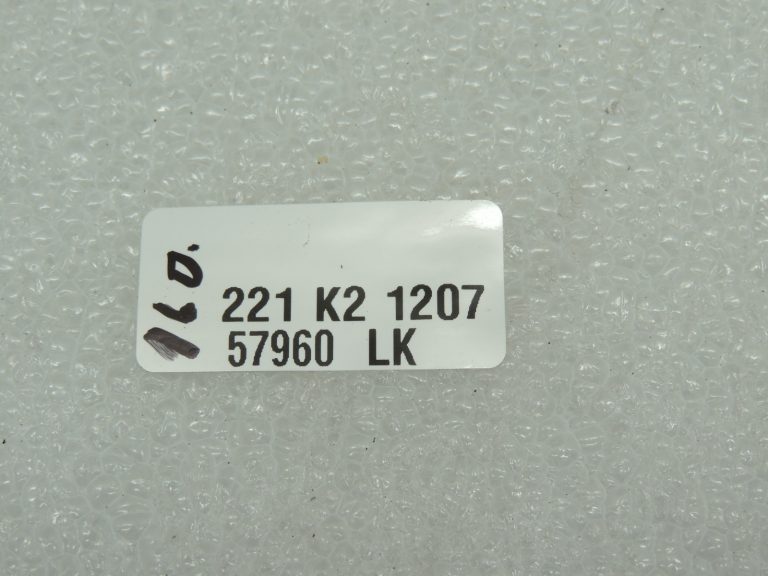 Oriģinālais Mitsubishi L200 K7 4D56 2.5TD priekšējās ass diferenciāļa elektromagnētiskais vārsts MB937731
