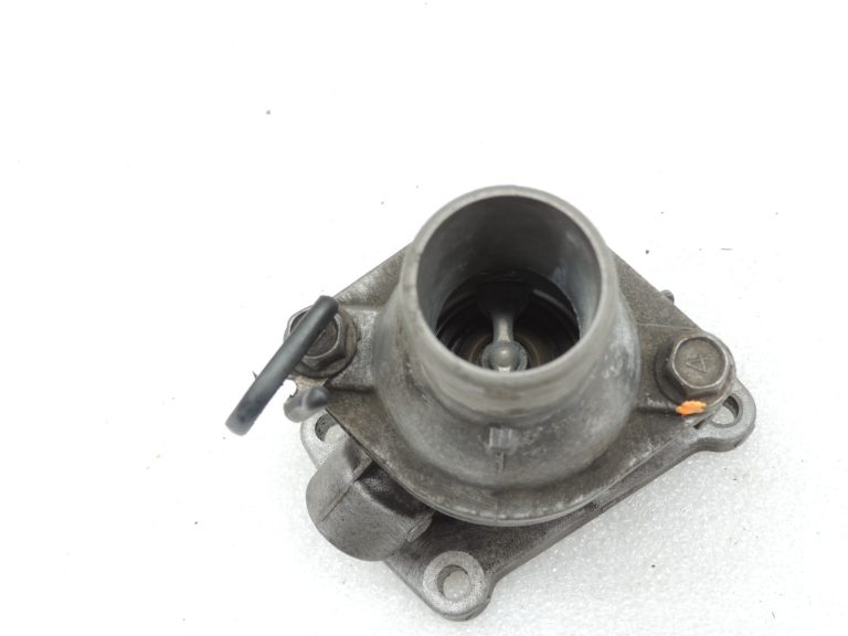 Oriģinālās Mitsubishi Pajero L200 2.5TD 4D56 termostata korpuss Termostats MD335170