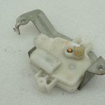 Oriģinālais Mitsubishi L200 K7 aizmugurējo durvju bloķēšanas mehānisms kreisajā vai labajā pusē MN142461