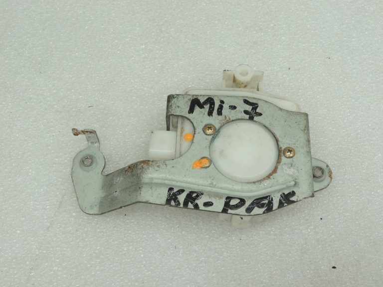 Oriģinālais Mitsubishi L200 K7 aizmugurējo durvju bloķēšanas mehānisms kreisajā vai labajā pusē MN142461