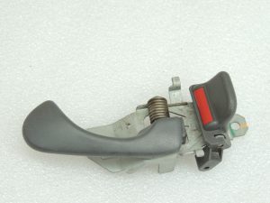 OE Mitsubishi L200 K7 Ручка двери салона передняя или задняя правая MR738217