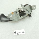 Oriģinālā Mitsubishi L200 K7 Iekšējo durvju rokturis priekšējais vai aizmugurējais kreisais MR738216