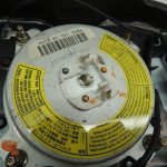 Oriģinālās Mitsubishi Pajero K9 stūres rata pārsegs stūres rata modulis MR799176