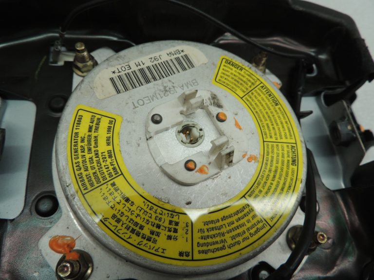 Oriģinālās Mitsubishi Pajero K9 stūres rata pārsegs stūres rata modulis MR799176