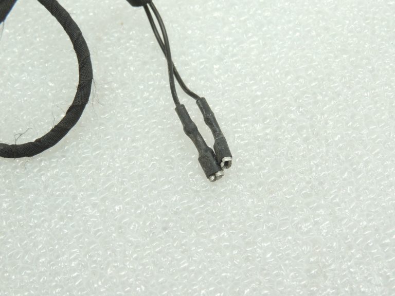 Oriģinālā BMW F06 F07 F10 F10 F11 Ārējo spoguļu elektroinstalācijas siksna labajā pusē 67137232746