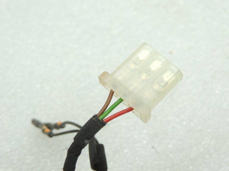 Oriģinālā BMW F06 F07 F10 F10 F11 Ārējo spoguļu elektroinstalācijas siksna labajā pusē 67137232746