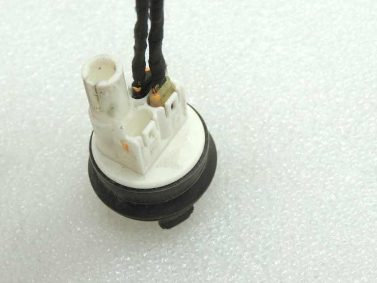 Oriģinālā BMW F06 F07 F10 F10 F11 Ārējo spoguļu elektroinstalācijas siksna labajā pusē 67137232746