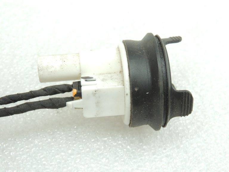 Oriģinālā BMW F06 F07 F10 F10 F11 Ārējo spoguļu elektroinstalācijas siksna labajā pusē 67137232746