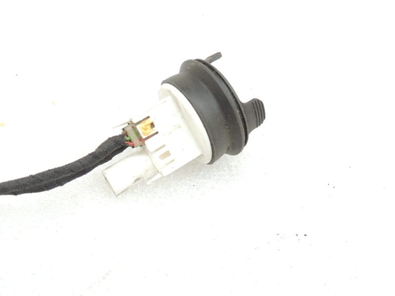 Oriģinālā BMW F06 F07 F10 F10 F11 Ārējo spoguļu vadu instalācija pa kreisi 67137232747