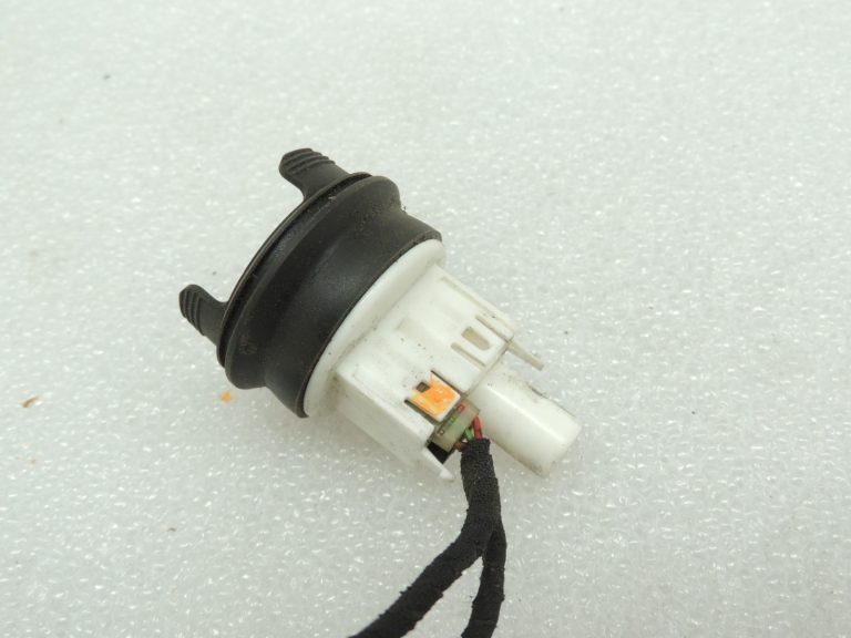 Oriģinālā BMW F06 F07 F10 F10 F11 Ārējo spoguļu vadu instalācija pa kreisi 67137232747