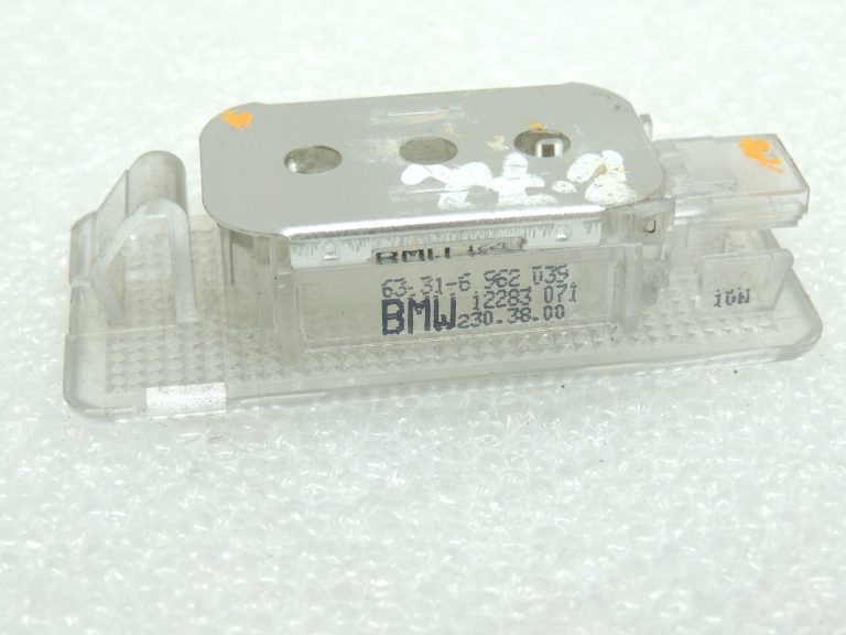 BMW X1 E60 E60 E65 E81 E81 E87 E90 E91 F10 F20 F30 Iekšējais apgaismojums 6962039 63316962039