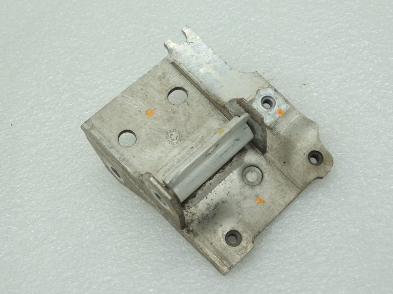 OEM BMW F06 F07 F10 F10 F11 F01 F02 Radiatora balsts kreisais labais 51117186513 51117186514