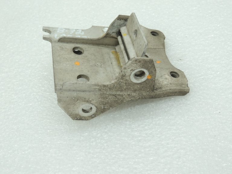 OEM BMW F06 F07 F10 F10 F11 F01 F02 Radiatora balsts kreisais labais 51117186513 51117186514