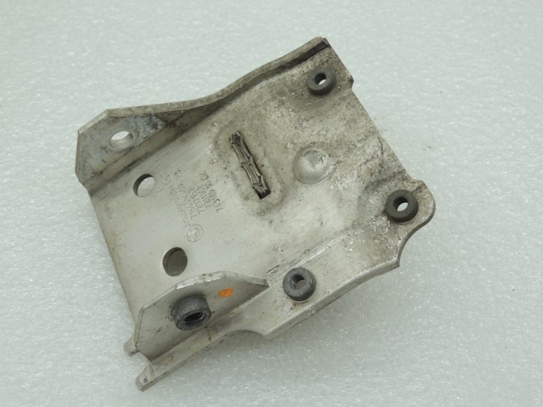 OEM BMW F06 F07 F10 F10 F11 F01 F02 Radiatora balsts kreisais labais 51117186513 51117186514