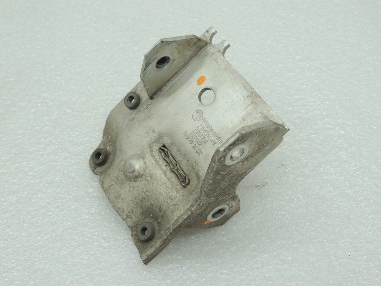 OEM BMW F06 F07 F10 F10 F11 F01 F02 Radiatora balsts kreisais labais 51117186513 51117186514
