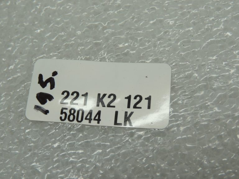 OEM BMW F06 F07 F10 F10 F11 F01 F02 Radiatora balsts kreisais labais 17117575247 17117575248