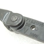 Oriģinālā BMW F10 F11 durvju bremze priekšējo durvju aizbīdņa eņģes durvju aizbīdnis 51217182005 7182005