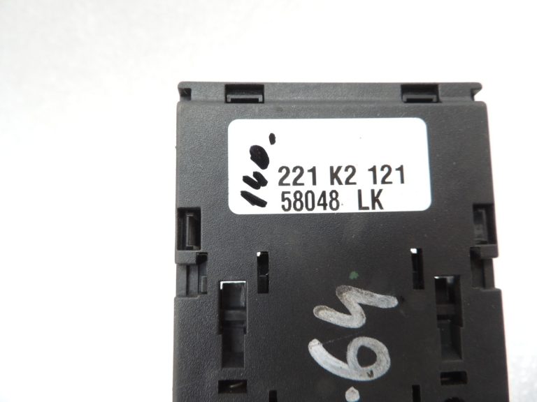 Oriģinālā BMW F07 F10 F11 bāzes plate telefona adaptera plates stiprinājums 84109215827 921582