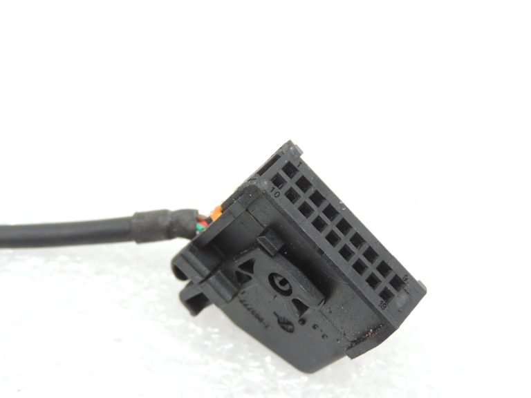 Oriģinālā BMW F07 F10 F11 bāzes plate telefona adaptera plates stiprinājums 84109215827 921582