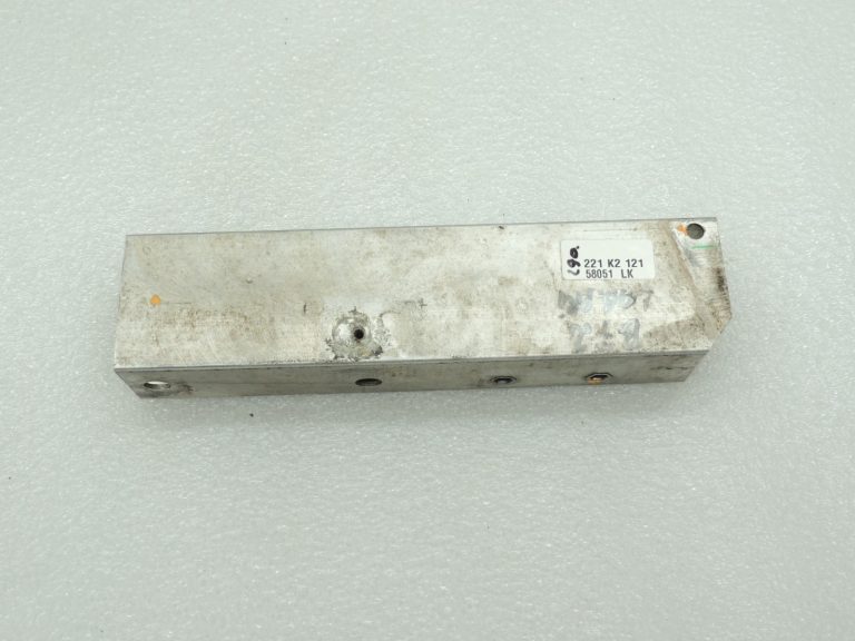 Oriģinālā BMW F07 F10 F11 bampera balsta stiprinājums priekšējais labais 7158874 51117158874
