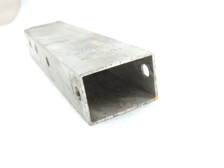 Oriģinālā BMW F07 F10 F11 bampera balsta stiprinājums priekšējais labais 7158874 51117158874