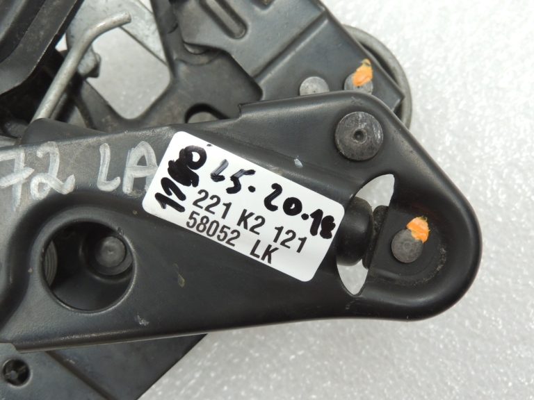 Oriģinālā BMW F06 F06 F10 F11 F11 F12 F01 F02 Aktīvā motora pārsega slēdzene labajā pusē 7184442