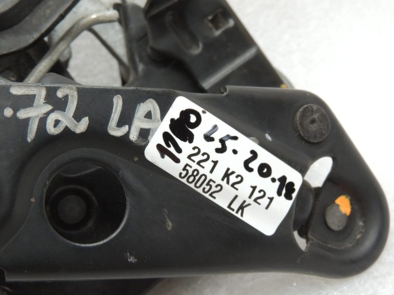 Oriģinālā BMW F06 F06 F10 F11 F11 F12 F01 F02 Aktīvā motora pārsega slēdzene labajā pusē 7184442