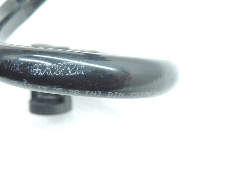 Oriģinālā BMW F07 F06 F10 F10 F11 F12 F13 N47 N57 Vakuuma līnija 11667598232 7598232