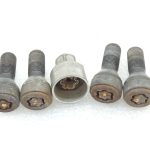 Oriģinālā aprīkojuma BMW F10 F11 G60 G61 riteņu bloķēšanas skrūves vieglmetāla riteņu diskiem M14X1.25