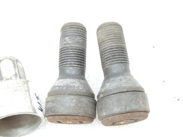 Oriģinālā aprīkojuma BMW F10 F11 G60 G61 riteņu bloķēšanas skrūves vieglmetāla riteņu diskiem M14X1.25