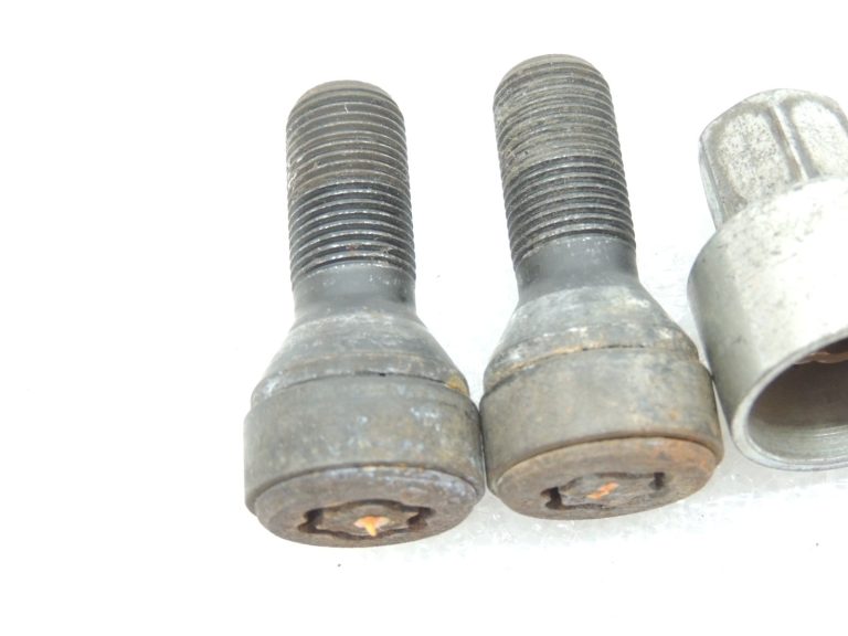 Oriģinālā aprīkojuma BMW F10 F11 G60 G61 riteņu bloķēšanas skrūves vieglmetāla riteņu diskiem M14X1.25
