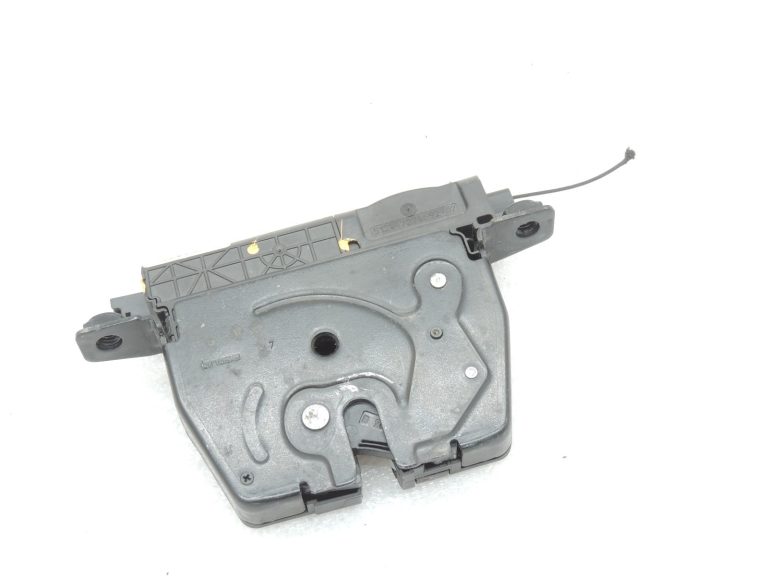 Oriģinālā BMW F30 F35 F32 F32 F80 F80 F82 F10 F06 F06 F12 F13 Aizmugures durvju slēdzene 719121212