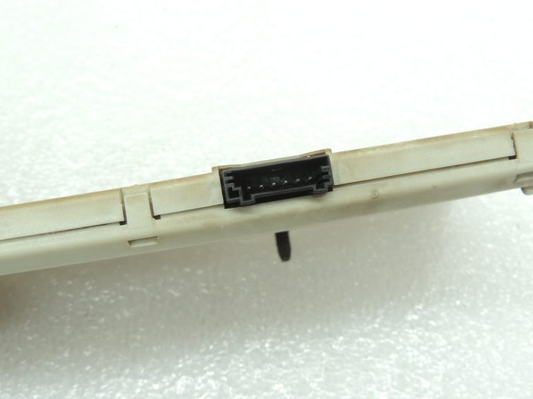 Oriģinālais BMW F10 F06 F06 F13 F01 F02 antenas pastiprinātājs ZB AM2FM-FB868 antenas pastiprinātājs
