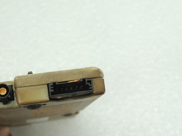 Oriģinālais BMW F10 F06 F06 F13 F01 F02 antenas pastiprinātājs ZB AM2FM-FB868 antenas pastiprinātājs